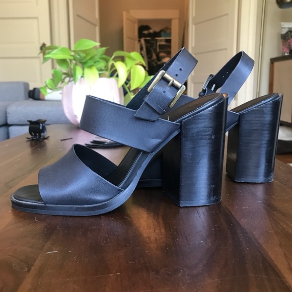 Urban Outfitters strapped black heels 9 - Picture 5 of 5